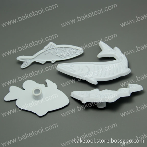4 pcs Fabulous Fish Press Baking Mold Cake Cookie Cutter with instruction on backing card